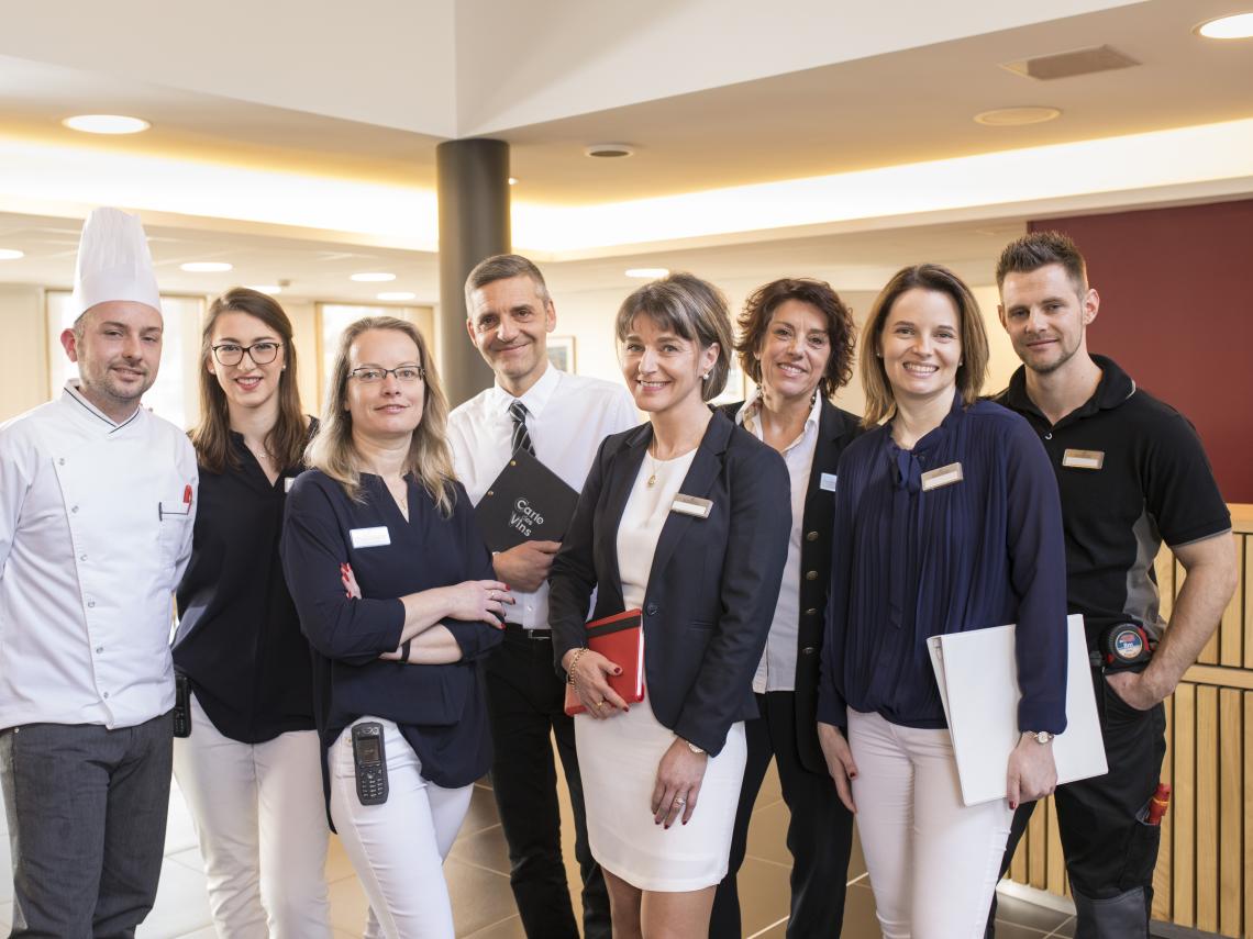 Résidence Seniors Les Girandières de Mèze : Une équipe qualifiée disponible 24h/24 et 7j/7
