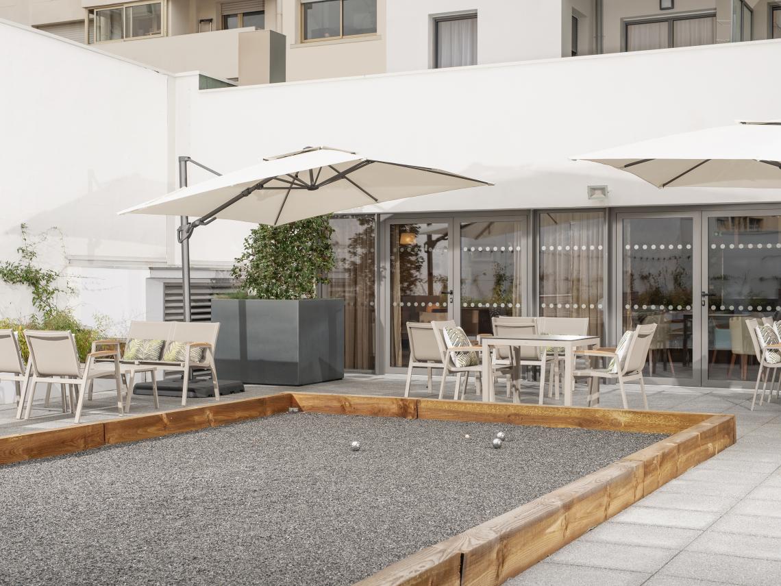 Résidence Seniors Palazzo L'Encantada - Pau : Cour extérieure et terrasse