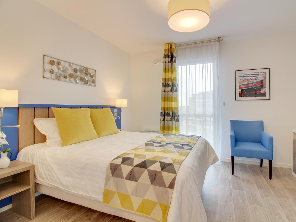 Résidence Seniors Les Girandières de Saint-Malo : Appartement deux pièces, chambre