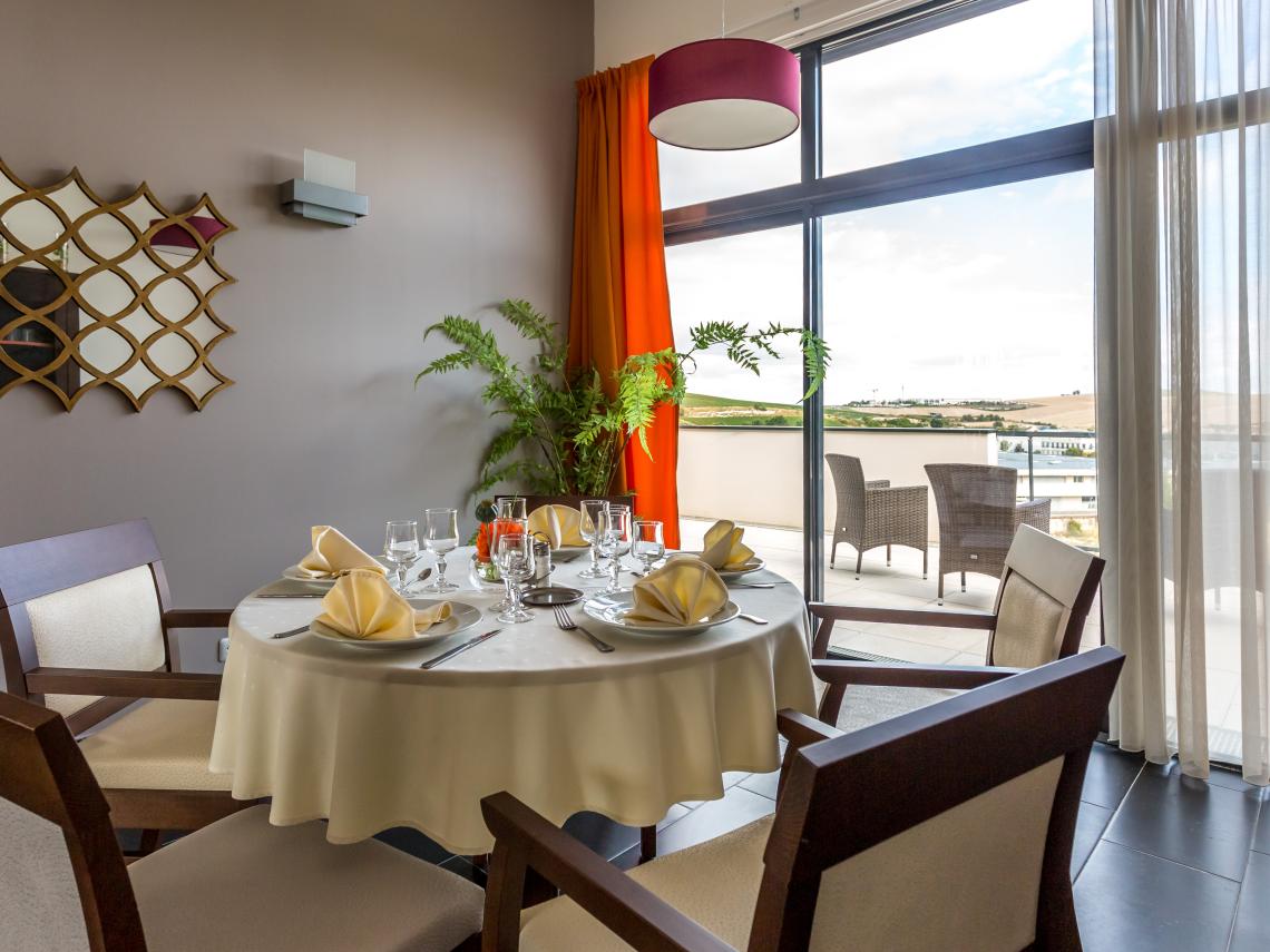 Résidence seniors Les Girandières Epernay : Restaurant panoramique