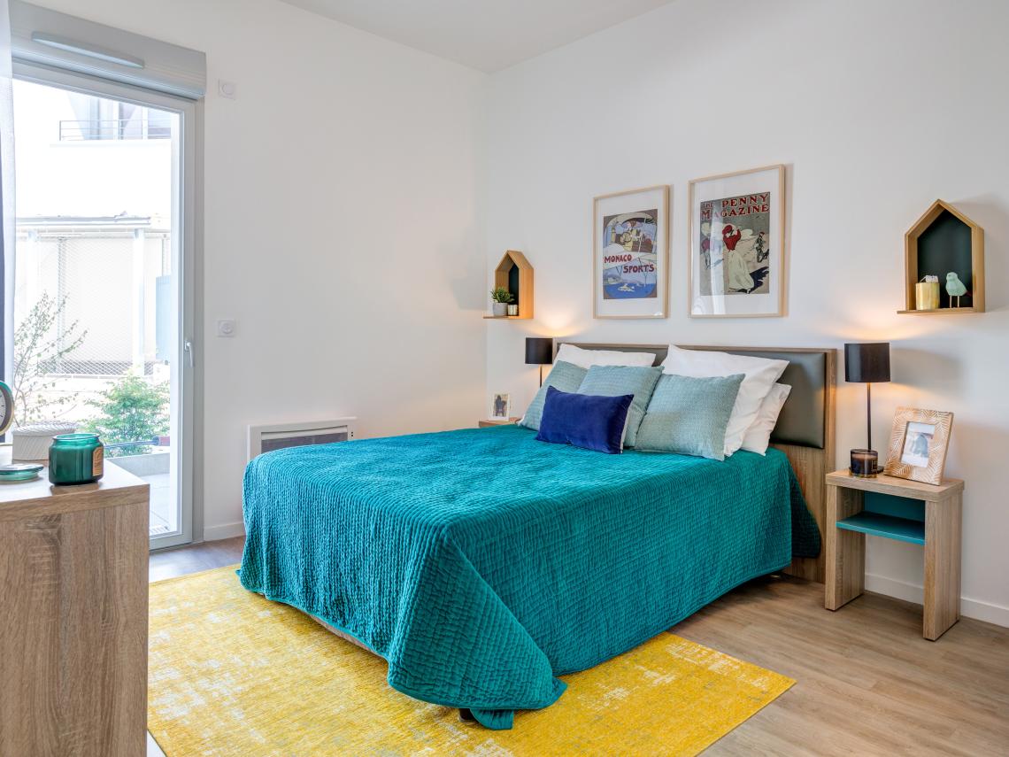 Résidence Seniors Les Girandières Bailly-Romainvilliers : Appartement deux pièces, chambre