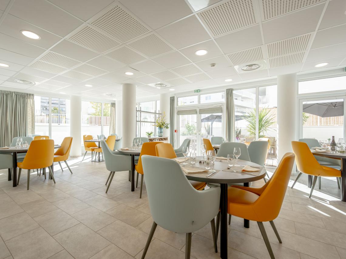 Résidence Seniors Les Girandières La Seyne sur Mer : Restaurant avec chef cuisinier
