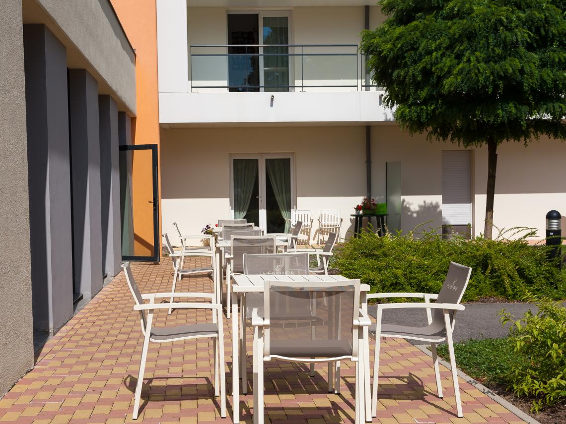 Résidence Senior Les Girandières de Volgelsheim : Terrasse
