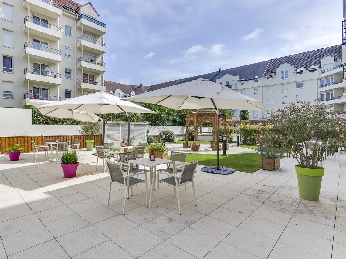 Résidence Seniors Les Girandières de Meaux : Terrasse
