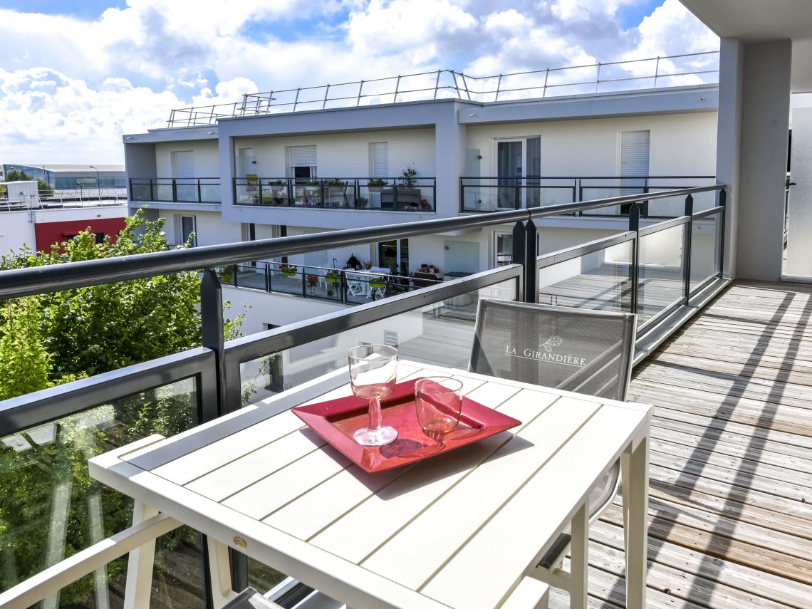 Résidence Seniors Les Girandières d'Osny : Balcon