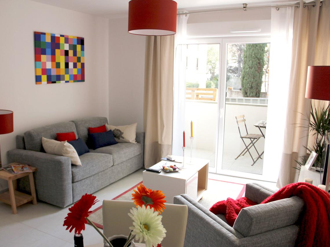 COGEDIM Club® - Résidence Villa d'Hélios : Salon d'un appartement de la résidence seniors Cogedim Club Montpellier