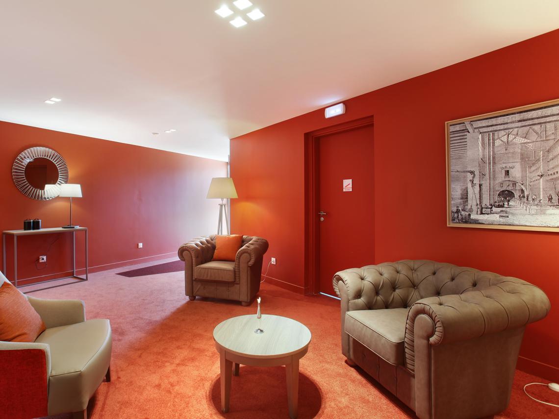 Residence Happy Senior du Château : salon dans les étages