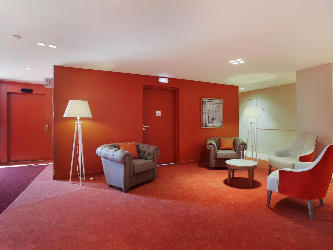 Residence Happy Senior du Château : salon dans les étages