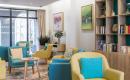  : Exemple de décoration du salon bibliothèque du Clos des Vénètes Résidence Cogedim Club® à Vannes