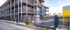  alt="9 seniors sur 10 veulent vieillir chez eux : Mobicap répond à une urgence silencieuse"