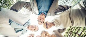 Résidence senior ou maintien à domicile : le comparatif pour décider