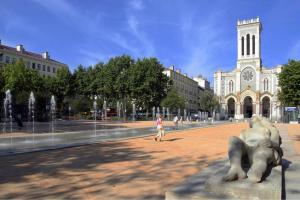 Terrain Saint Etienne : Recherche terrain sur Saint Etienne  (Loire) pour construire une résidence Senior