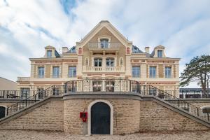 Villa Beausoleil de Saint Cyr Au Mont D'Or - Résidence Services Seniors - résidence avec service Senior