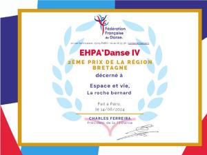 alt="Quand les résidents de la résidence senior Espace et Vie de La Roche-Bernard mènent la danse ..."