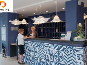 alt="A la recherche d'une emploi en Résidence services Seniors?"