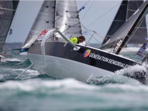  alt="Senioriales aligne un bateau sur la ligne de départ de La Solitaire Urgo Le Figaro le 2 juin"