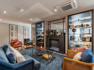  alt="Ovelia Résidences Services Seniors, livre les secrets du bien-vieillir"