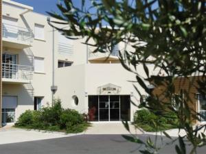  alt="Interview de Géraud de QUATREBARBES, directeur du groupe de résidences avec services pour Senior Les Résidentiels"