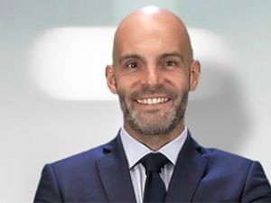 alt="Ces Papy-boomers qui stimulent la créativité et le développement du marché des Résidences Senior"