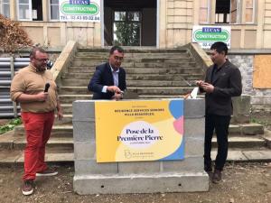 alt="LAVAL : pose de la première pierre de la future Résidence Services Seniors Villa Beausoleil"