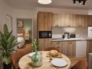  alt="Happy Senior affirme son positionnement sur un marché en pleine structuration et ouvre à Brest sa 28ᵉ Résidence Services Seniors"