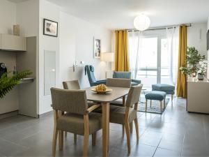  alt="API Résidence. Des résidences séniors qualitatives et accessibles aux classes moyennes"