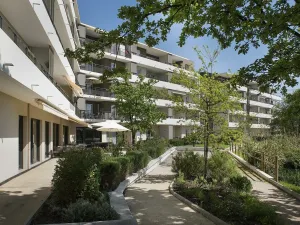  alt="Domitys renforce ses actions pour lutter contre l'isolement des seniors pendant les fêtes"