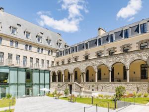  alt="Les Jardins d'Arcadie franchissent le cap symbolique des 100 résidences seniors en France"