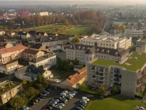  alt="Réinventer le patrimoine : la résidence Seniors Serenly Montereau prend vie dans l'ancien Hôtel Dieu"