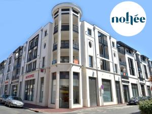  alt="Marché des Résidences services Seniors : Altarea accélère et affiche de belles ambitions avec sa nouvelle marque Nohée"