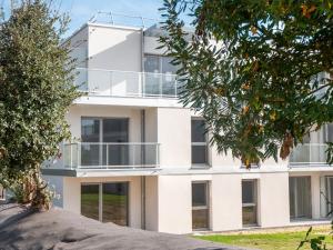 alt="Résidence services seniors à ARZON"