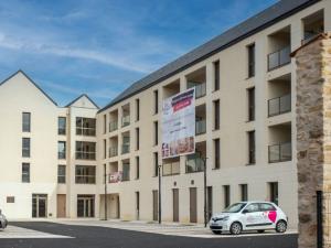 alt="Luçon : accueil des premiers résidences à la résidence seniors Espace et Vie Luçon"