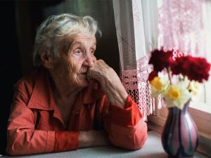  alt="Une étude DOMITYS x YouGov sur la solitude des Seniors"