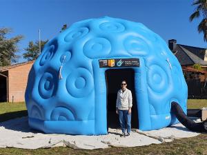  alt="Villeneuve-Loubet : un planétarium gonflable s'installe à la résidence seniors Stella pour un après-midi sous les étoiles"