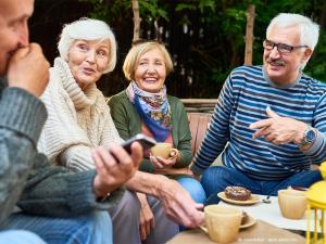 alt="Comment se passe la vie en Résidence Senior ?"