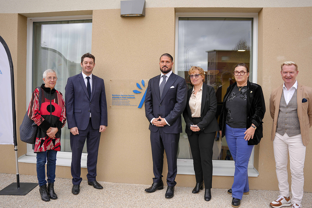 De g. à d : B.Dutilloy, Adjointe au Maire en charge des Seniors, A.Darmois, Maire de Pont-Audemer, S.Oria, Président du Groupe Oria - Uniti - Aquarelia, K.Bourguignon, Directrice générale de la Caisse Régionale du CA Normandie Seine, F.Gautier VP du Conseil départemental de l'Eure, O.Fontes de Aguiar, Architecte.