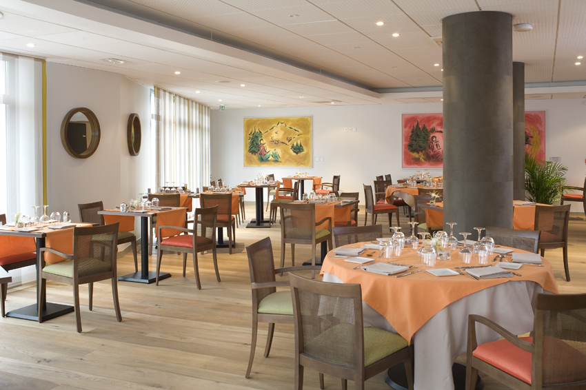 Résidence DOMITYS Les Deux Lacs : Restaurant de la Résidence Services Seniors DOMITYS Les Deux Lacs