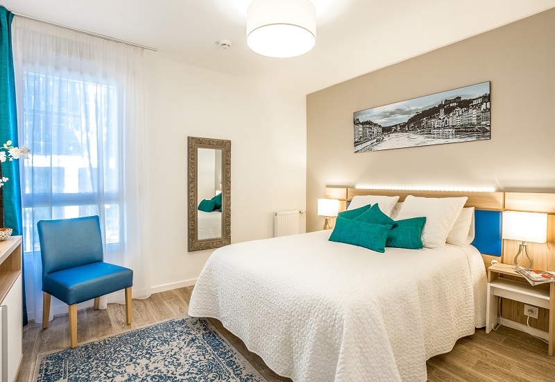 Résidence Seniors Les Girandières de Villeurbanne : Appartement deux pièces, chambre